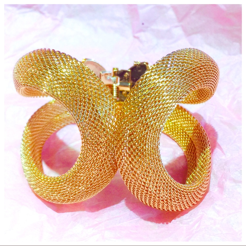 Gold bracelet